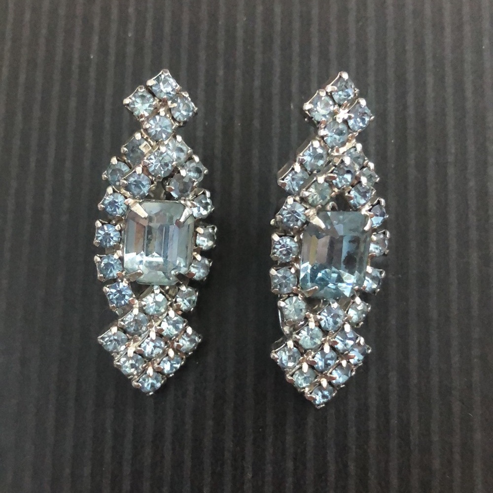 Vintage sparkly earrings